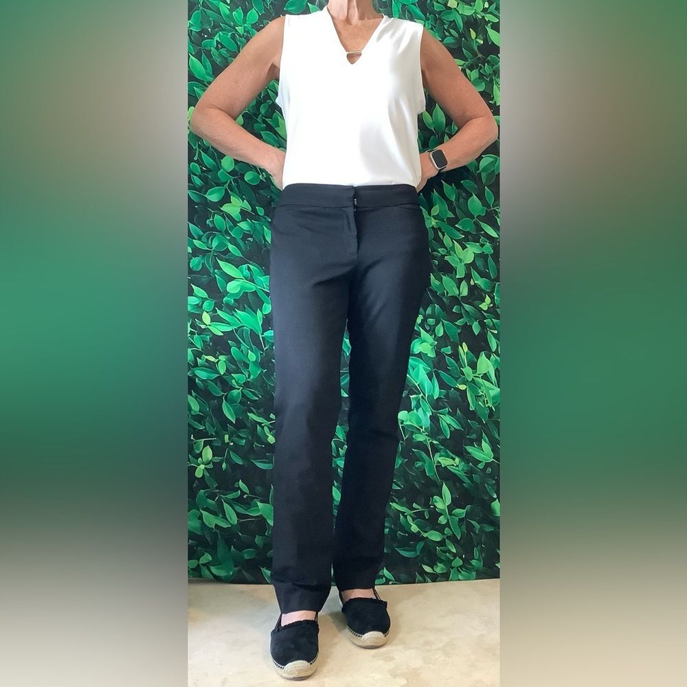 ✨ WHBM White Sleeveless V-Neck Blouse – Silver Bar Accent – Size M